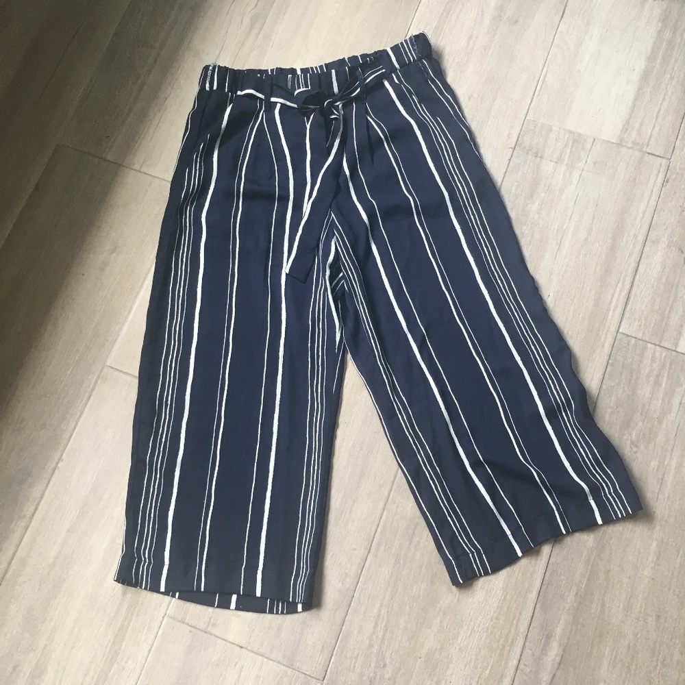 WIDE LEG CROPPED PANTS